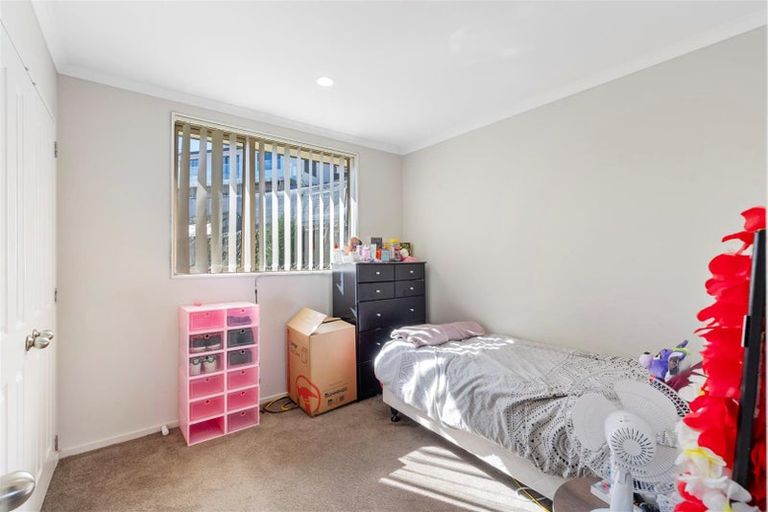 Photo of property in 14 Nykki Place, Papakura, 2110