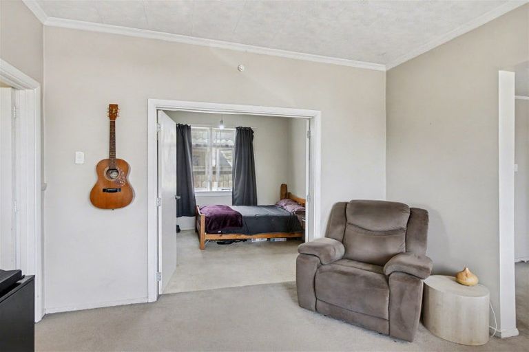 Photo of property in 136 Russell Street, Westport, 7825