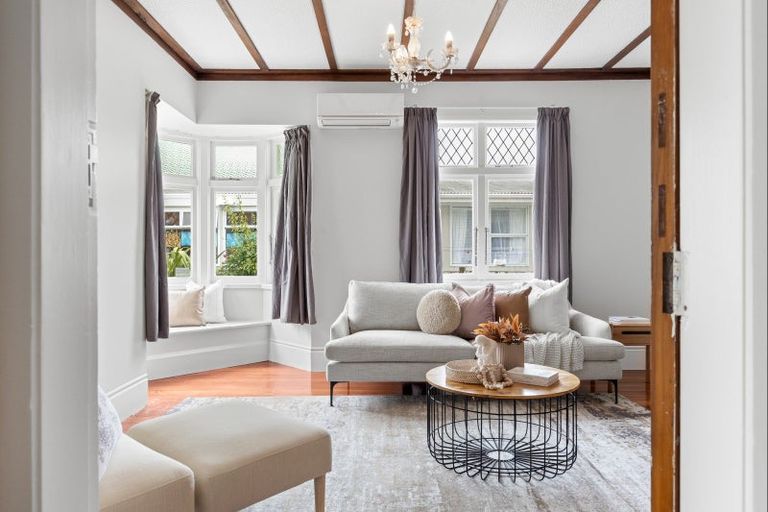 Photo of property in 36 Kingswood Street, Takaro, Palmerston North, 4412