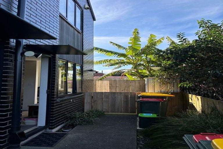 Photo of property in 8/63 Taikata Road, Te Atatu Peninsula, Auckland, 0610