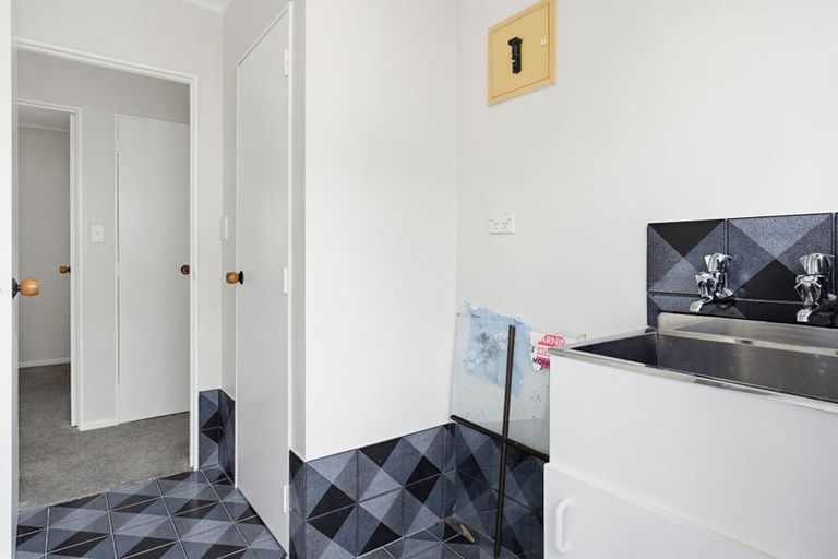 Photo of property in 18a Starforth Place, Henderson, Auckland, 0612