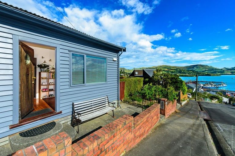 Photo of property in 10 Cornwall Road, Lyttelton, 8082