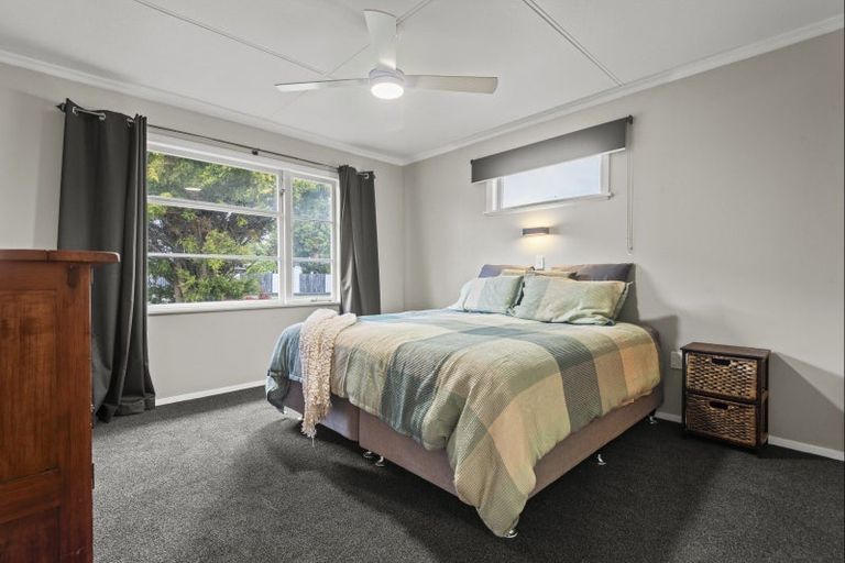 Photo of property in 11 Moray Place, Highbury, Palmerston North, 4412