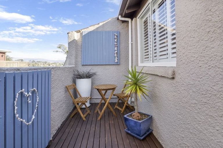 Photo of property in 49b Shanaway Rise, Hillcrest, Auckland, 0627