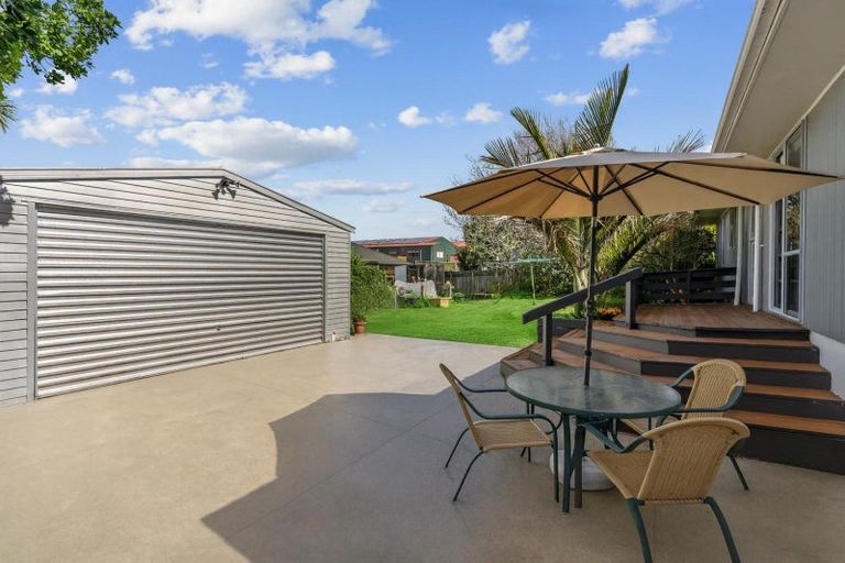 Photo of property in 6 Robert Grove, Paraparaumu, 5032