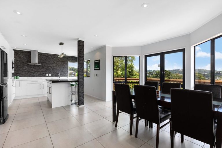 Photo of property in 6 Saunders Close, Whitby, Porirua, 5024