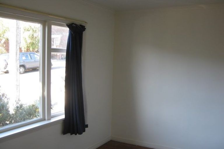 Photo of property in 36 Rolleston Street, Mount Cook, Wellington, 6021