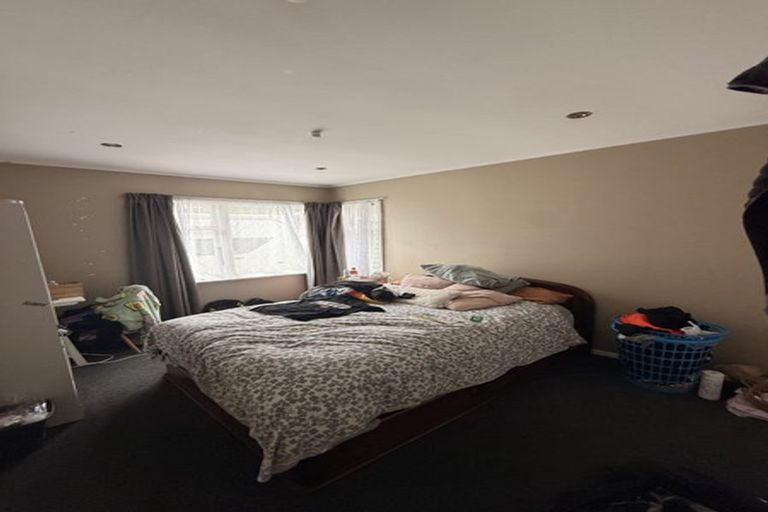 Photo of property in 27 Russell Road, Wainuiomata, Lower Hutt, 5014