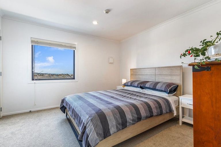 Photo of property in 17 Kanuka Road, Hobsonville, Auckland, 0616