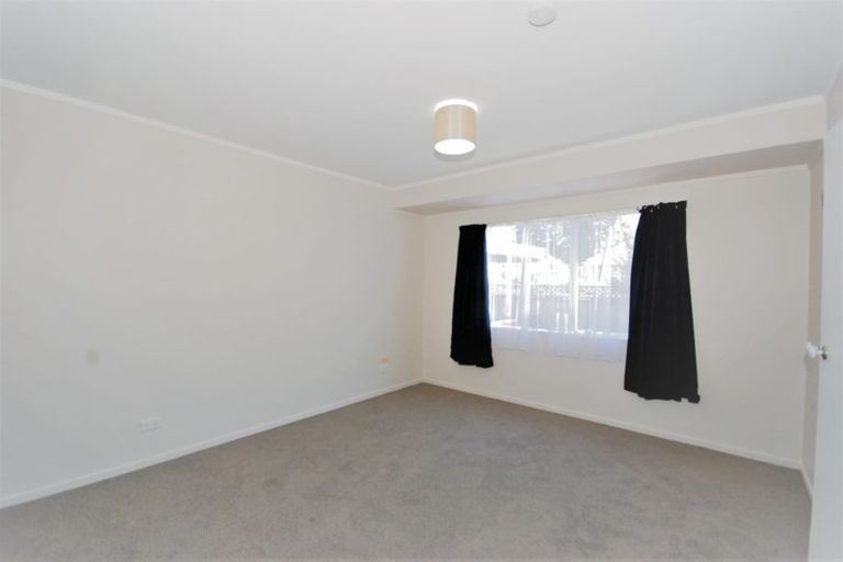 Photo of property in 69a/2 Godley Road, Green Bay, Auckland, 0604