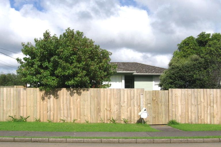 Photo of property in 29 Woodside Road, Massey, Auckland, 0614