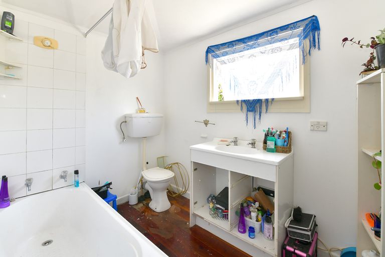 Photo of property in 12 Marie Avenue, Red Beach, 0932