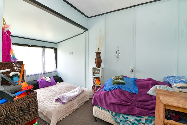 Photo of property in 12 Marie Avenue, Red Beach, 0932