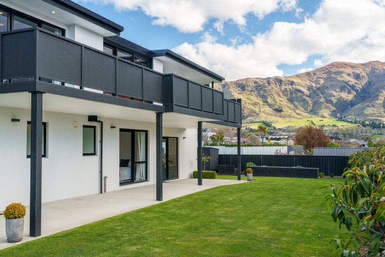 Photo of property in 14 Primary Lane, Wanaka, 9305
