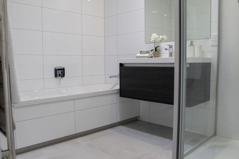 Photo of property in 9 Pepene Avenue, Takanini, 2112