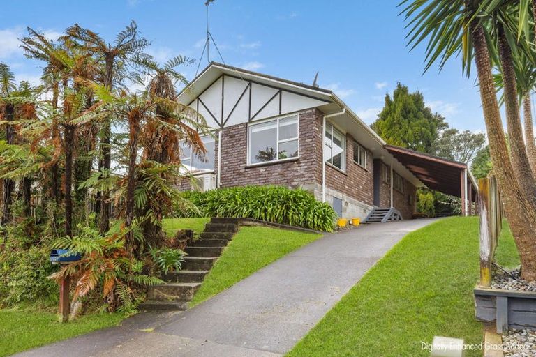 Photo of property in 102 Heta Road, Highlands Park, New Plymouth, 4312