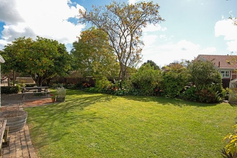 Photo of property in 37 Park Road, West End, Palmerston North, 4412