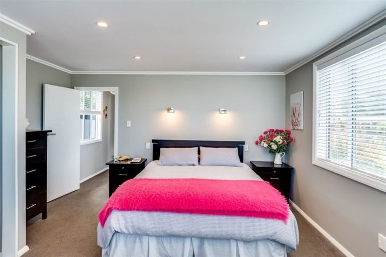 Photo of property in 37 Avondale Road, Taradale, Napier, 4112