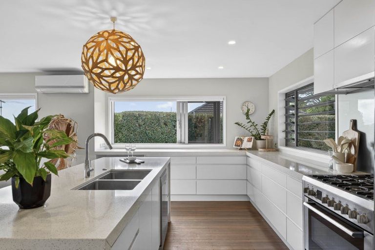 Photo of property in 17 Mayfair Crescent, Mairangi Bay, Auckland, 0630