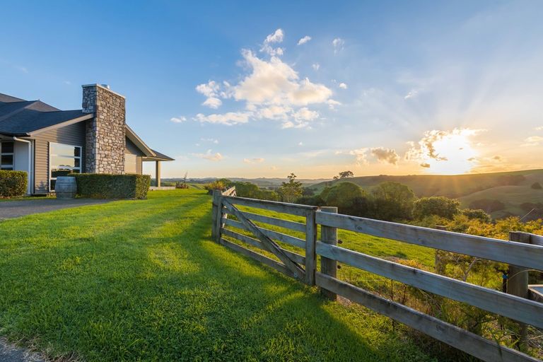 Photo of property in 89 Taylor Road, Waimauku, 0882