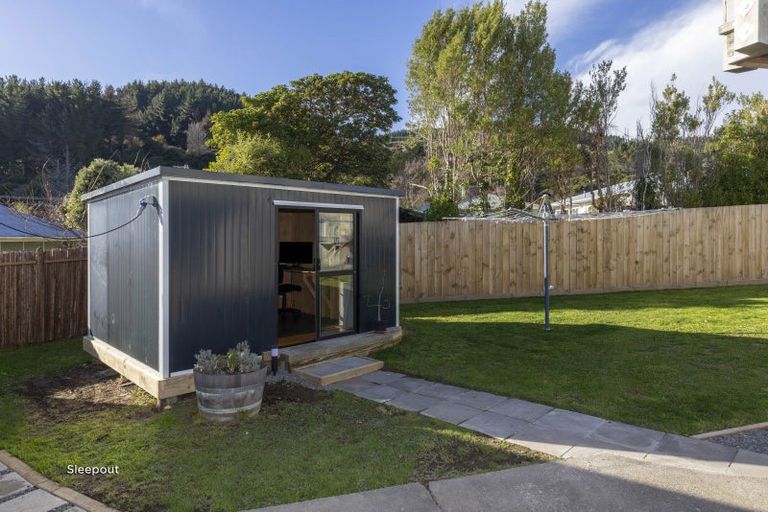 Photo of property in 43 Kaitawa Crescent, Paraparaumu, 5032