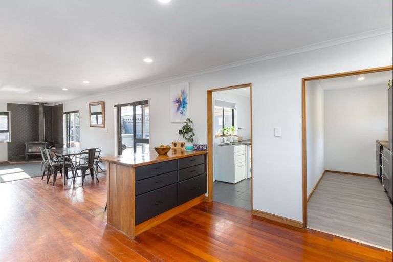 Photo of property in 55 Moeraki Road, Maoribank, Upper Hutt, 5018