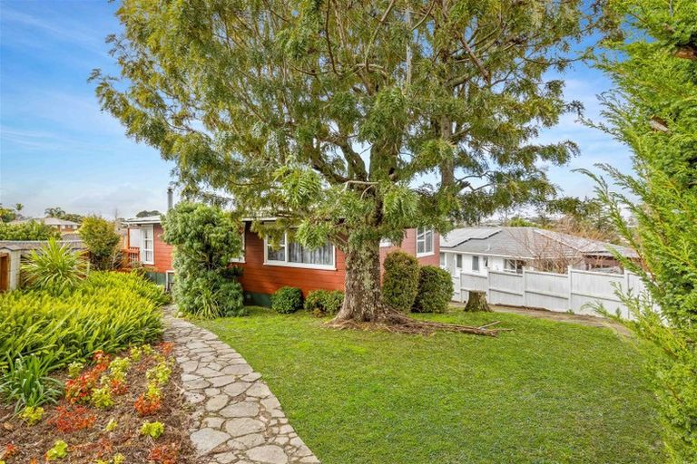 Photo of property in 30 Fitzwater Place, Henderson, Auckland, 0612