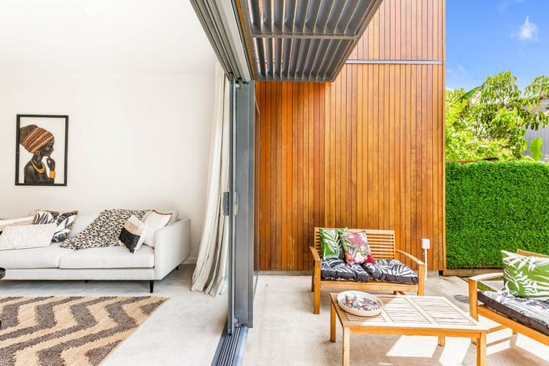 Photo of property in 13 Hudson Bay Road, Hobsonville, Auckland, 0616