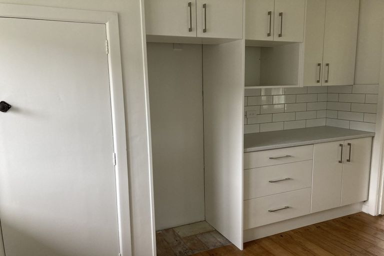 Photo of property in 6 Koromiko Street, New Lynn, Auckland, 0600