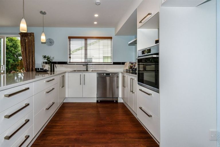 Photo of property in 33 Palmers Road, New Brighton, Christchurch, 8083