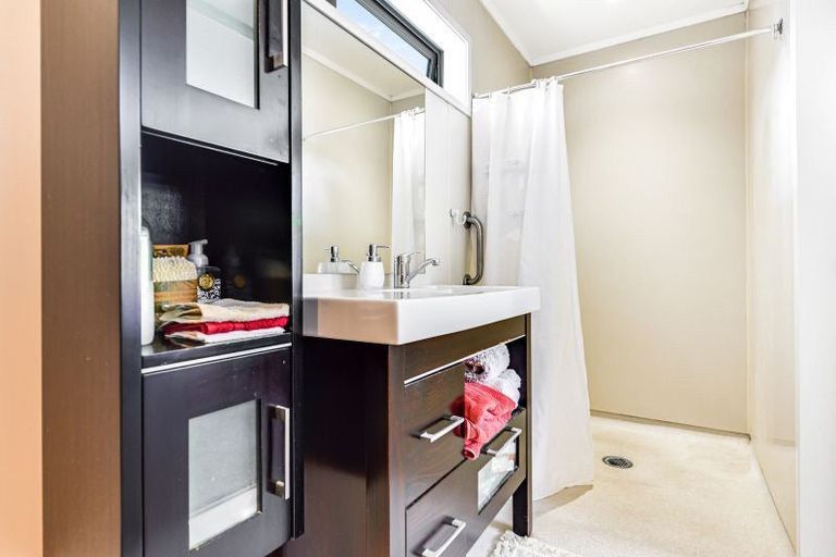 Photo of property in 21 Burn-murdoch Street, St Andrews, Hamilton, 3200