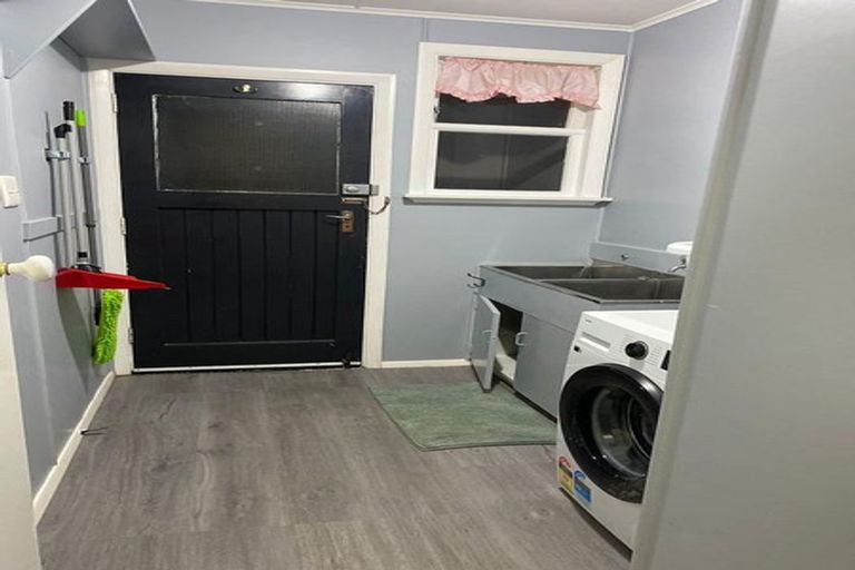 Photo of property in 24 Palmer Crescent, Silverstream, Upper Hutt, 5019