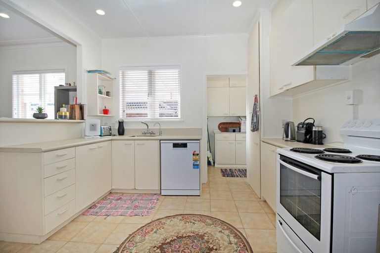 Photo of property in 74 Landscape Road, Papatoetoe, Auckland, 2025
