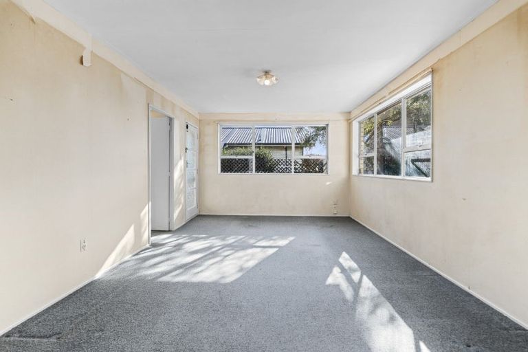 Photo of property in 2/50 Paynters Avenue, Strandon, New Plymouth, 4312