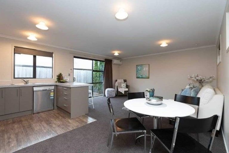 Photo of property in 108u1 Old Farm Road, Hamilton East, Hamilton, 3216