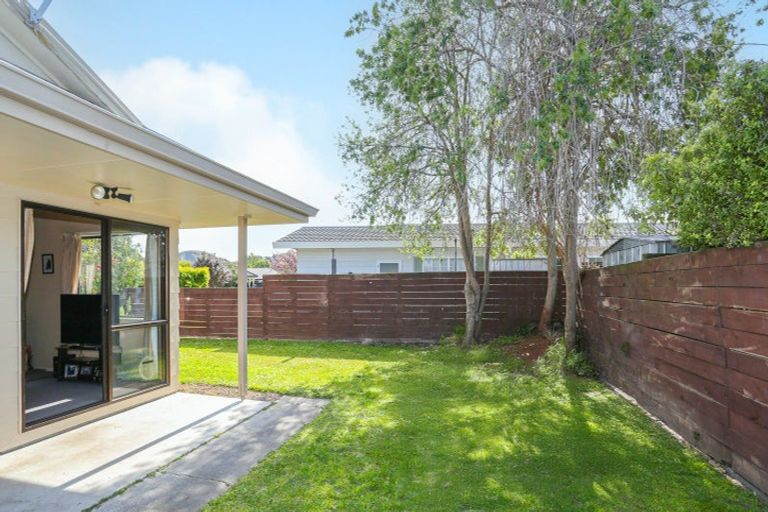 Photo of property in 44 Whiting Crescent, Greenmeadows, Napier, 4112