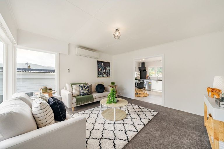 Photo of property in 49 Lees Grove, Wainuiomata, Lower Hutt, 5014