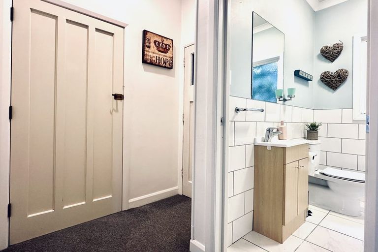 Photo of property in 1107 Caroline Road, Mayfair, Hastings, 4122