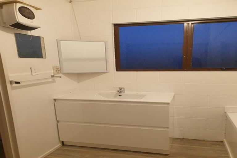 Photo of property in 3 Quo Vadis Place, Red Beach, 0932