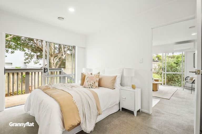 Photo of property in 14 Holdaway Avenue, Northcote, Auckland, 0627