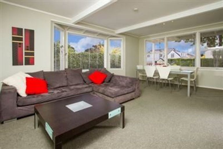Photo of property in 1 Frater Avenue, Milford, Auckland, 0620