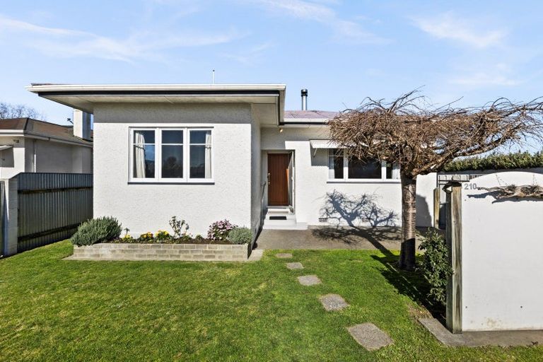 Photo of property in 210 Mcleod Street, Camberley, Hastings, 4120