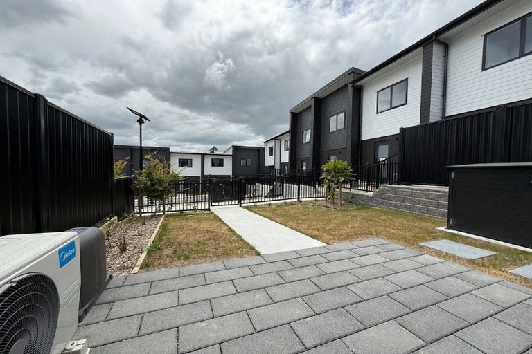 Photo of property in 1/4 Limestone Drive, Hobsonville, Auckland, 0616