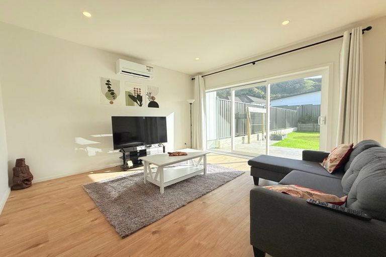 Photo of property in 77 Hokioi Drive, Kenepuru, Porirua, 5022