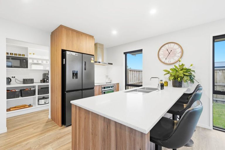 Photo of property in 2 Earl Way, Amberley, 7410