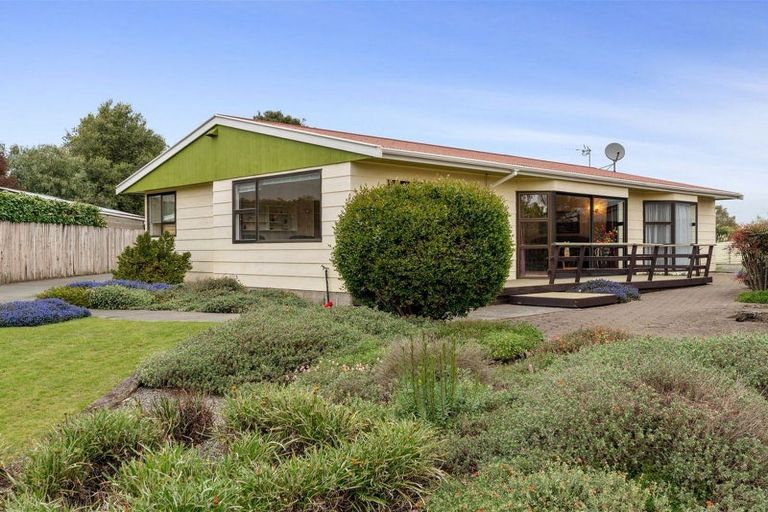 Photo of property in 14 Muir Avenue, Halswell, Christchurch, 8025