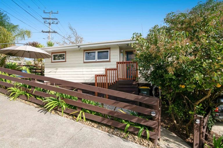 Photo of property in 27a Makiri Street, Helensville, 0800