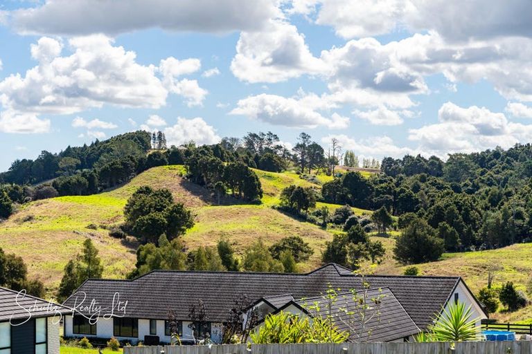 Photo of property in 15 Calla Street, Maungaturoto, 0520