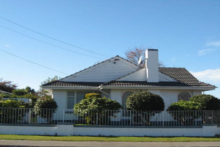 Photo of property in 2 Verran Place, Fendalton, Christchurch, 8052