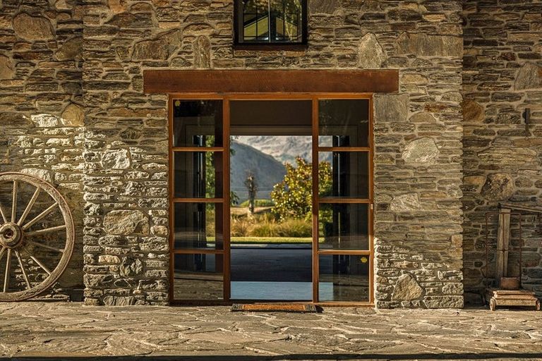 Photo of property in 73 Alec Robins Road, Lake Hayes, Queenstown, 9371